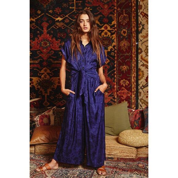 BUCKETLIST Clothing Women's Front Tie Button Down Jumpsuit Jacquard Navy IR5179